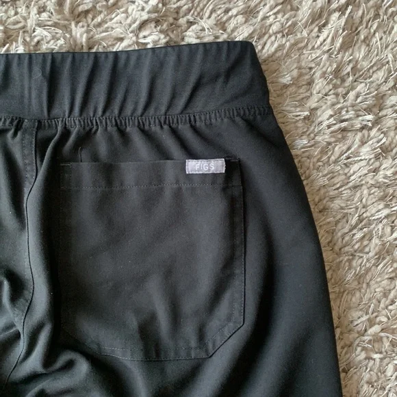 FIGS Scrub Bottoms Black - Picture 5 of 7